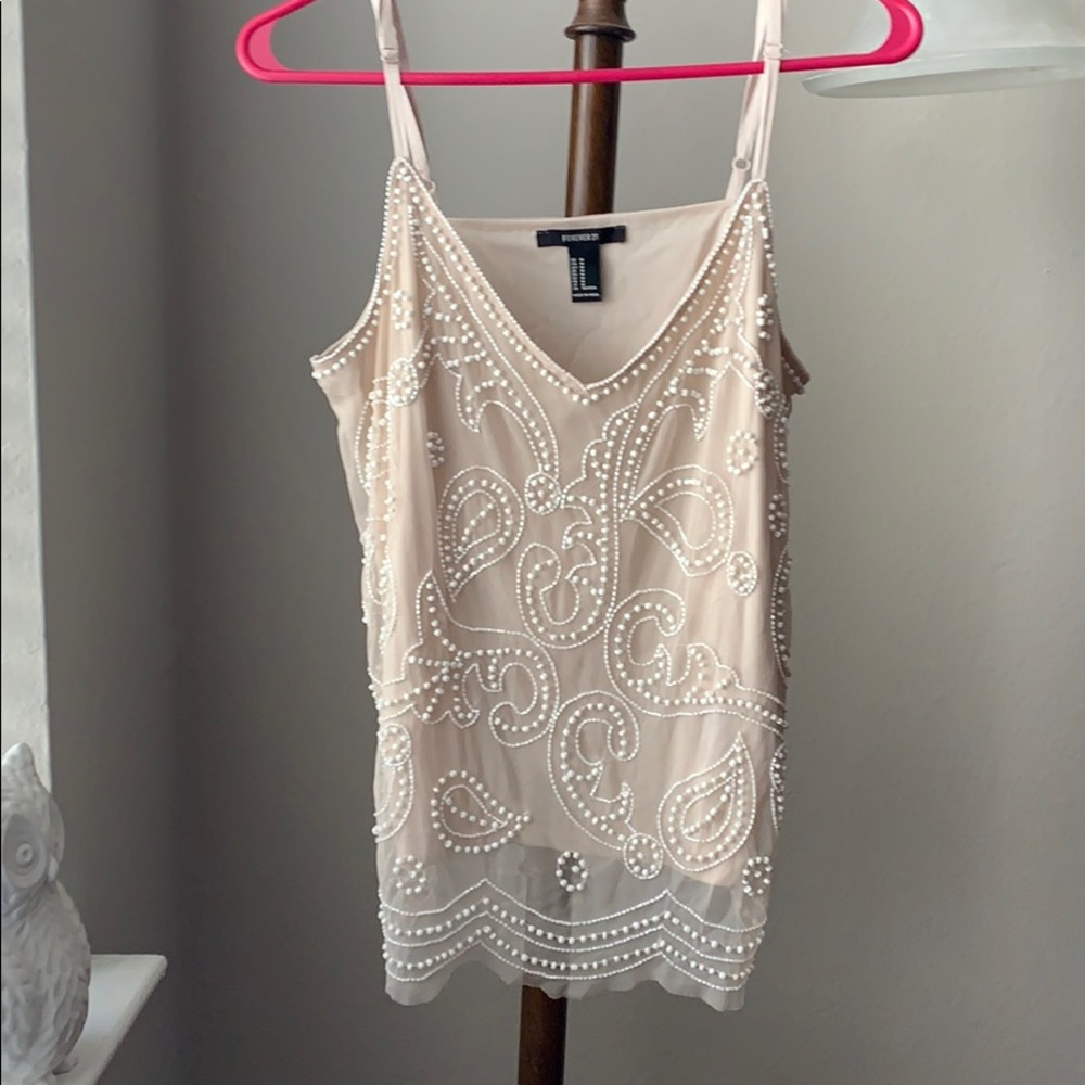 Beautiful beige and white forever 21 top size M.